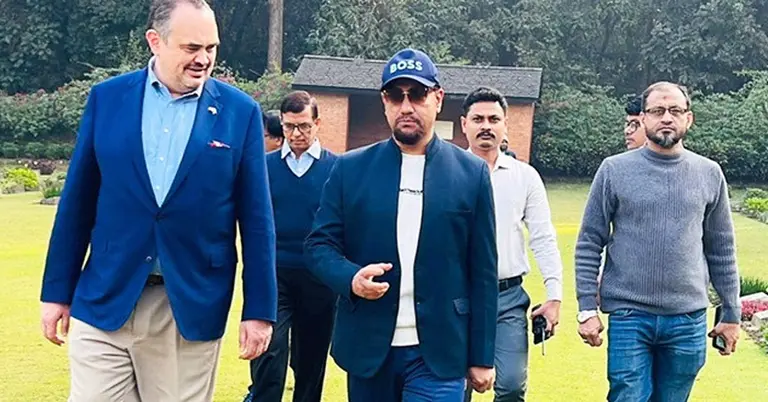 দ্বিতীয় বিশ্বযুদ্ধের ওয়ার সিমেট্রি পরিদর্শনে যুক্তরাষ্ট্রের রাষ্ট্রদূত